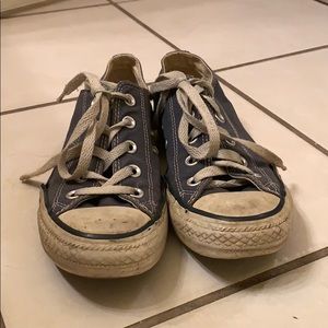 👟Navy Converse low top sneakers